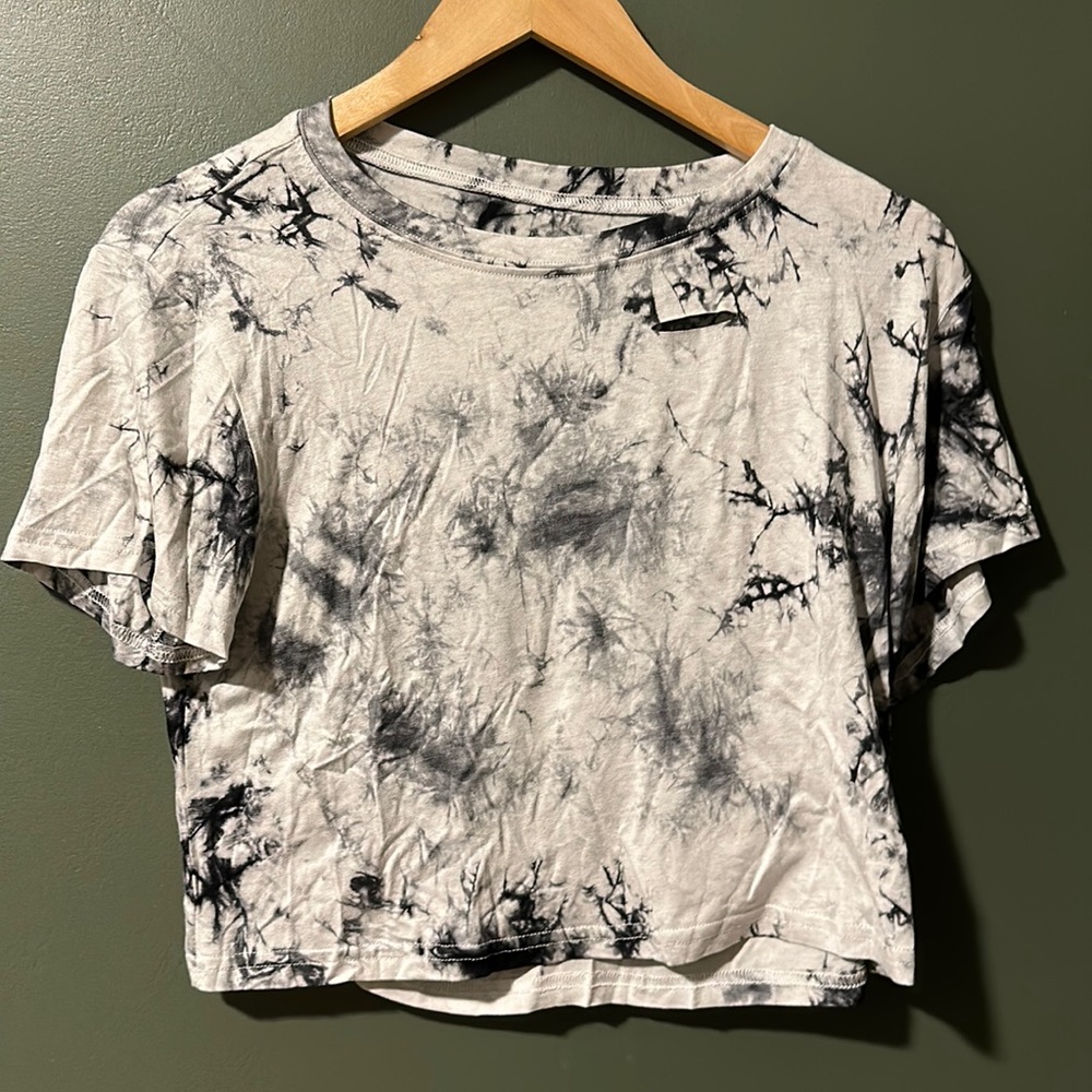 Black and White Tie dye cropped Tshirt- Large